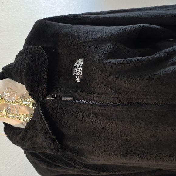 The North Face Women's Osito fleece jacket. - Picture 2 of 8